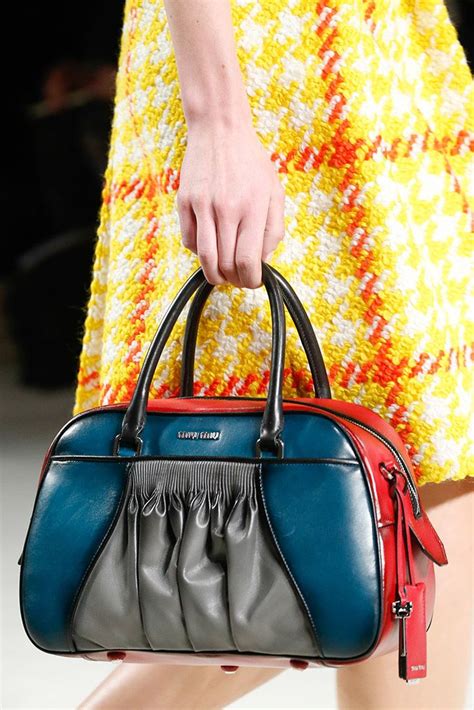 Bolsos y mochilas de mujer Miu Miu .